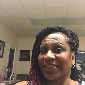 Meet your Posher, Romona